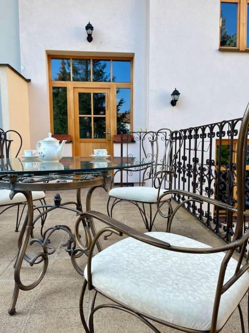 Apartmán s terasou u lázeňské kolonády Poděbrady Exterior foto